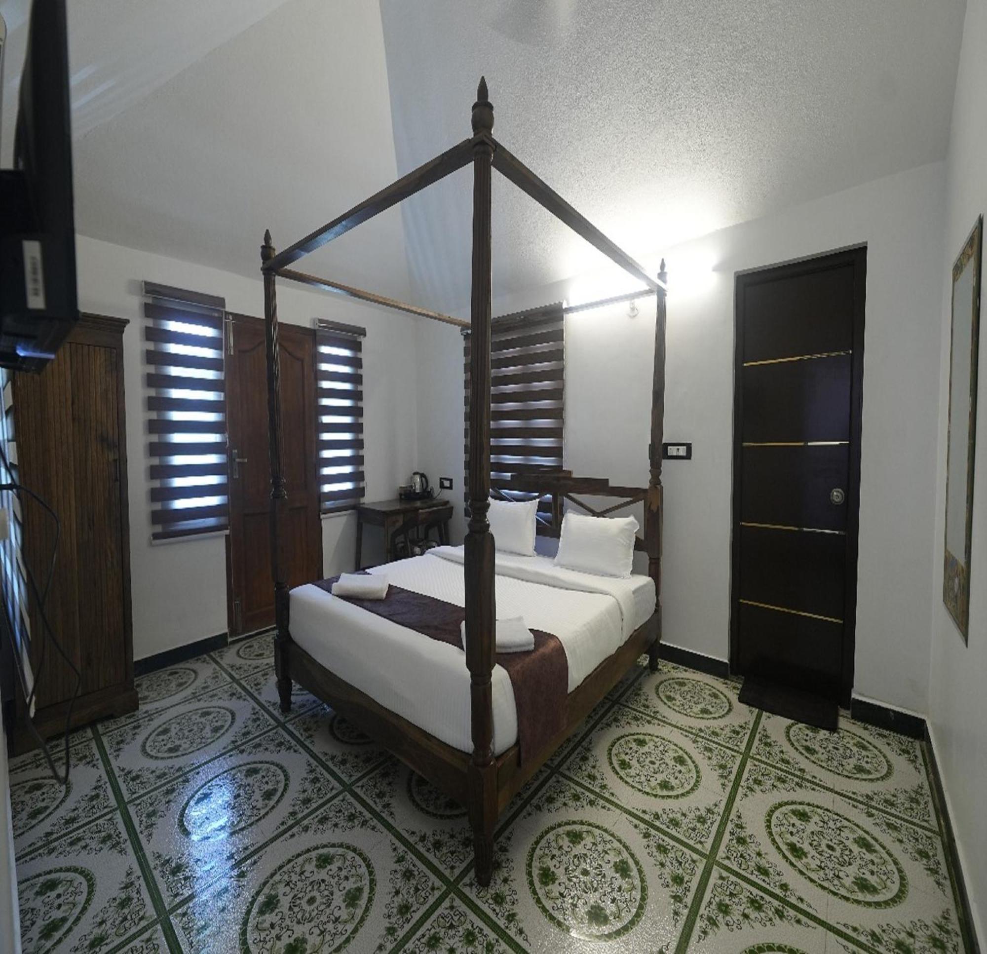 Courtyard Castle Heritage Resort Puducherry Exterior foto