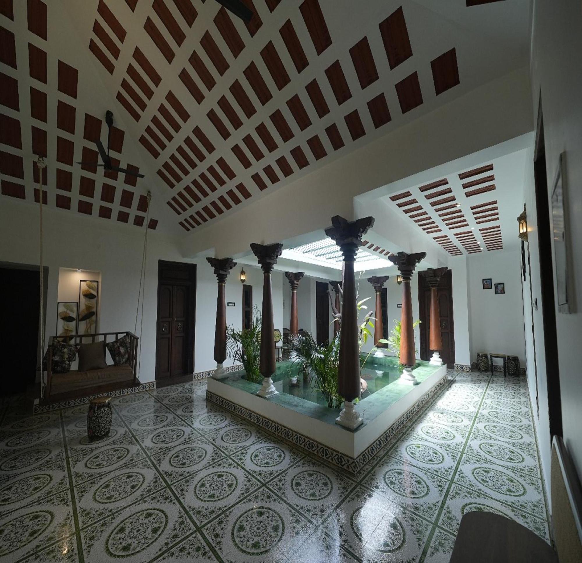 Courtyard Castle Heritage Resort Puducherry Exterior foto