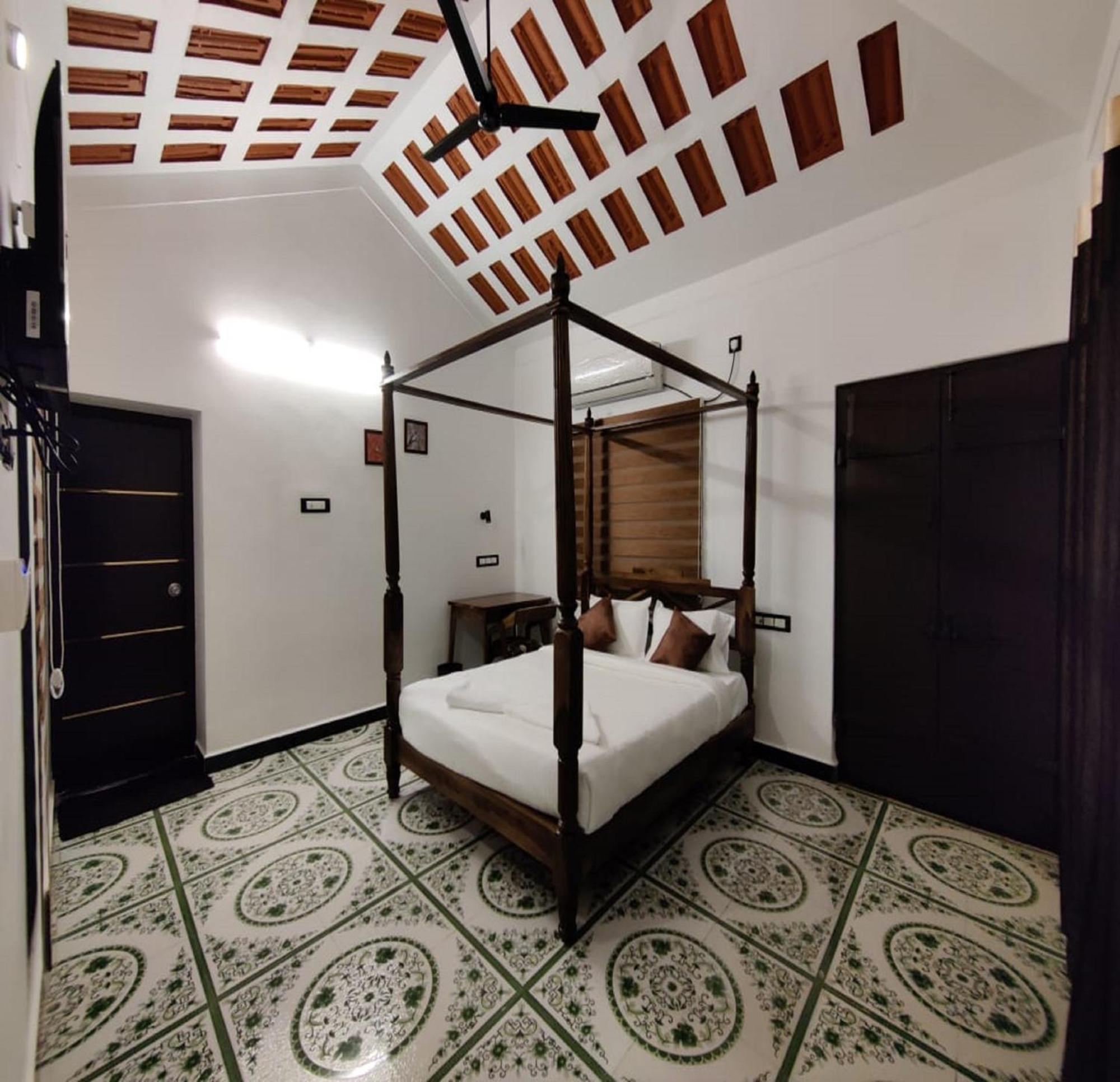 Courtyard Castle Heritage Resort Puducherry Exterior foto